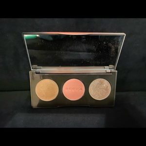 Becca Sunchaser Face Palette